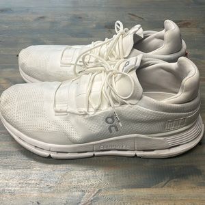 Womens 10.5 on cloud cloudtec